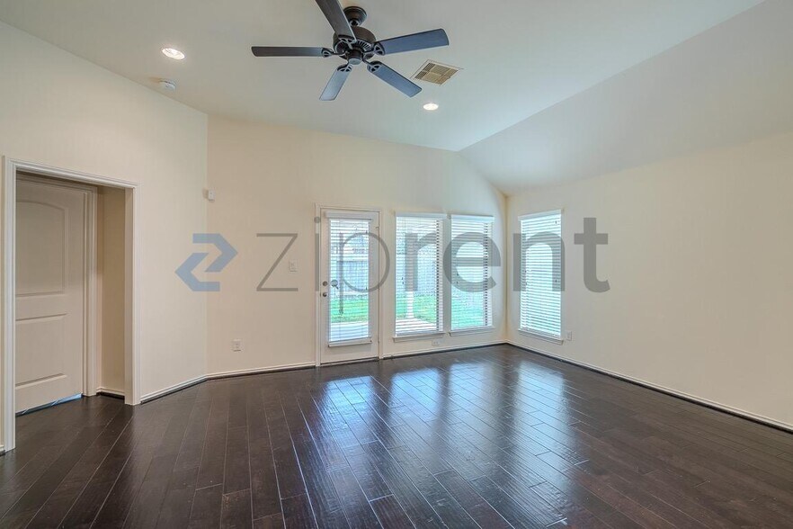 Building Photo - 2943 Fair Chase Dr