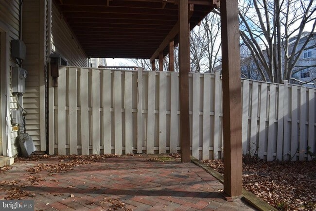 Building Photo - 9443 Van Arsdale Dr