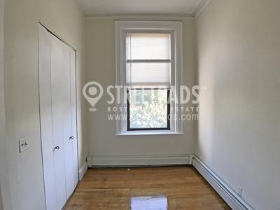 Building Photo - 2 bedroom in Boston MA 02118