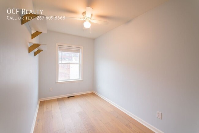 Building Photo - Three Bed Fishtown Home