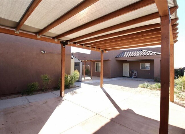Building Photo - Courtyard home in Cielo Verde