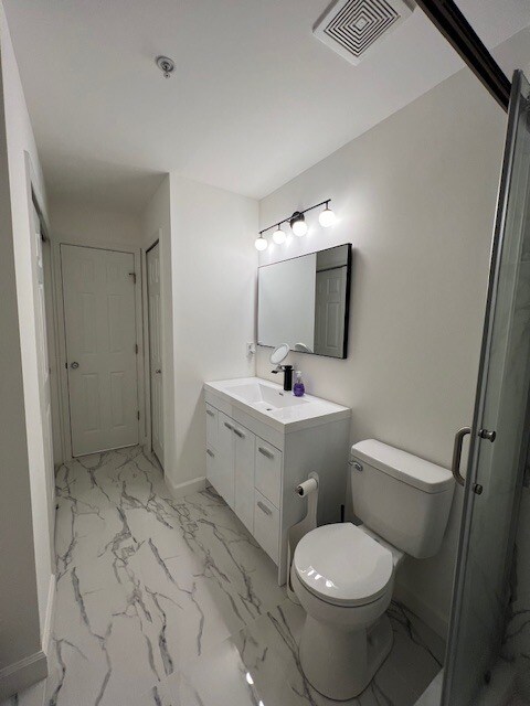 Guest bathroom - 121 Timberbrook Ln