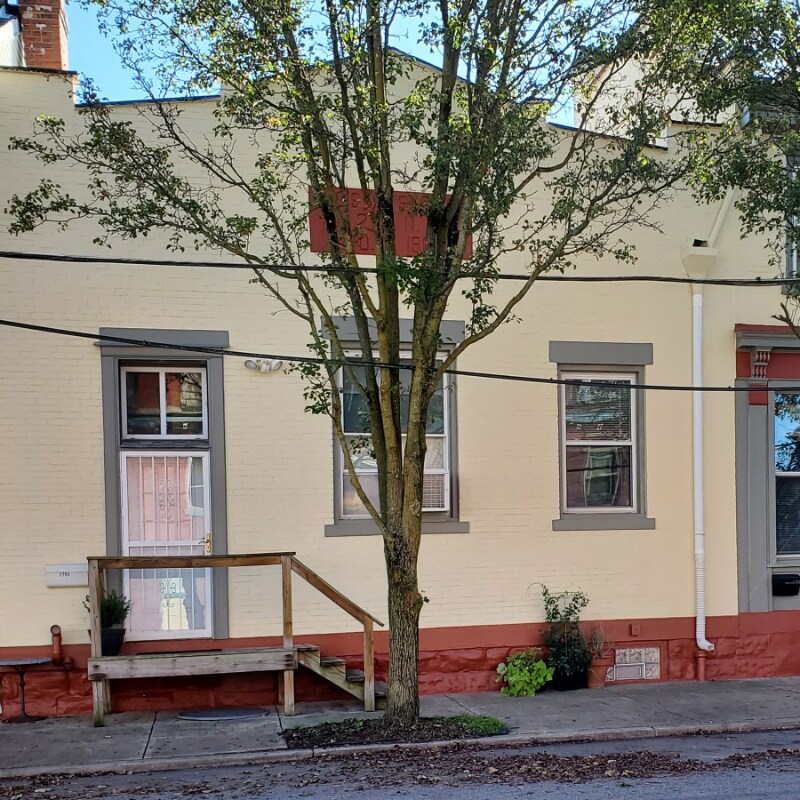 Building Photo - 1704 Mary St