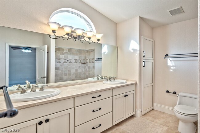 Building Photo - 2175 Fountain Springs Dr