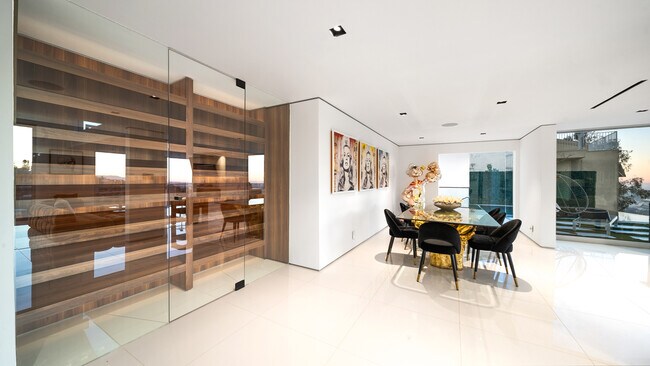 Building Photo - 1623 Viewmont Dr