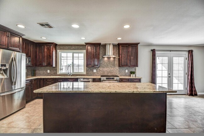 Building Photo - 21 E McKinley St