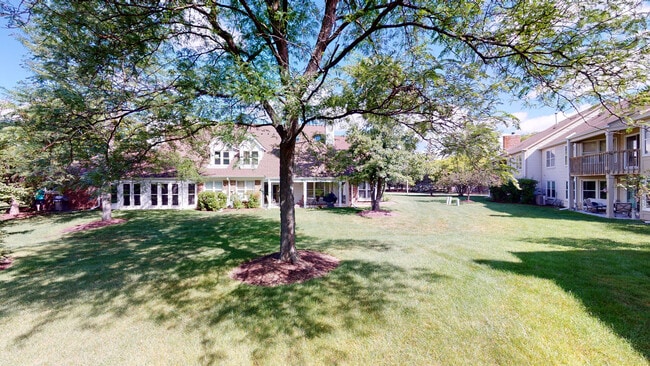 Building Photo - 105 Willow Pkwy
