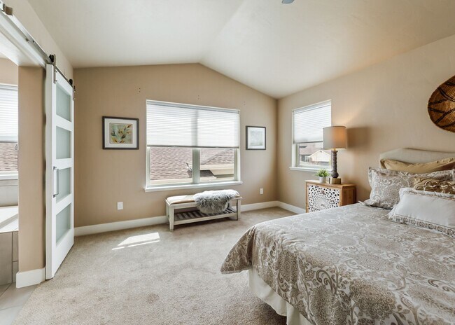 Building Photo - D20 4 Bed Home in The Farm