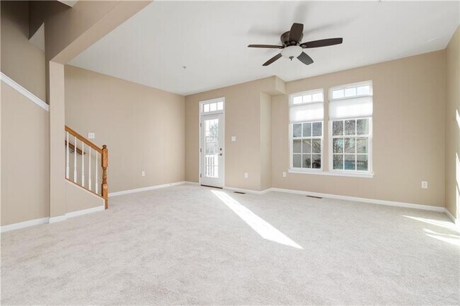 Building Photo - 204 Hounslow Rd