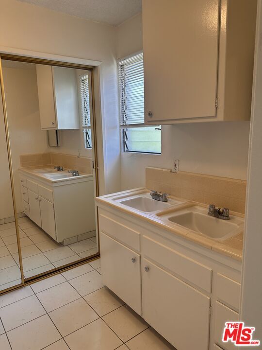 Building Photo - 5411 S Centinela Ave