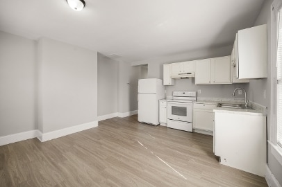 Building Photo - 373 Spring St SW