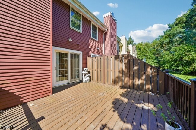 Building Photo - 22 Northbridge Pl