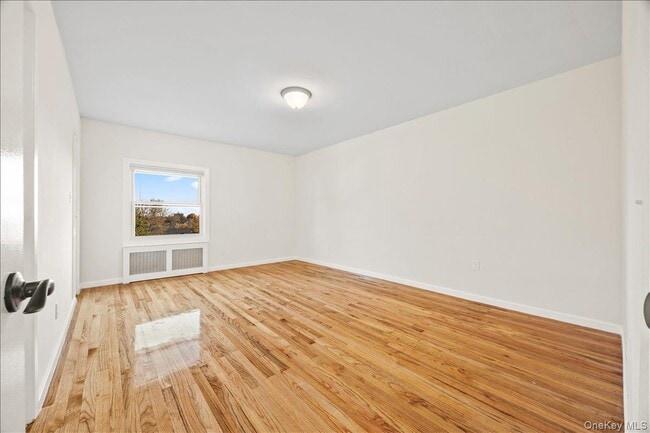 Building Photo - 124 Alexander Ave