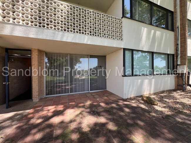 Building Photo - For Lease | Riverside Condo | Available Now!