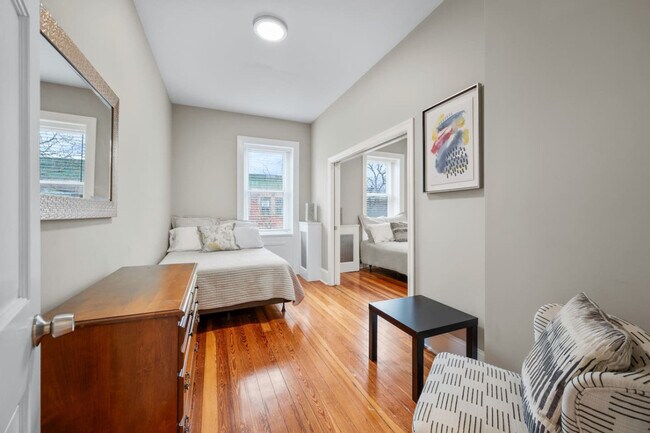 Building Photo - 215 W 138th St