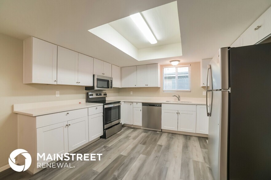 Building Photo - 4506 W Edgemont Ave