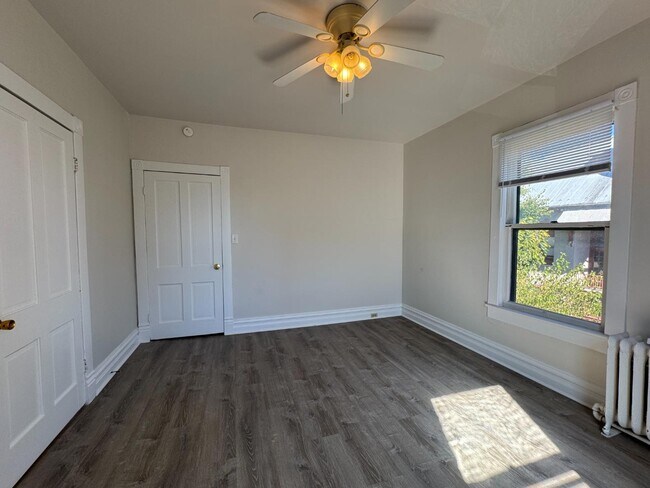 Building Photo - 301 W Beverley St