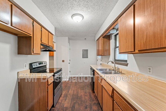 Building Photo - 8600 Kill Creek Rd