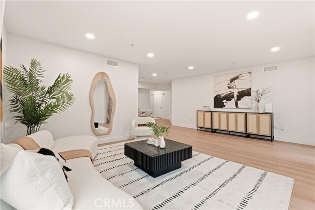 Building Photo - 1222 S Westgate Ave