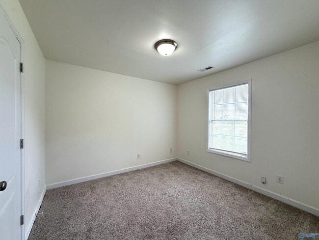 Building Photo - 322 Eagle Ridge Dr