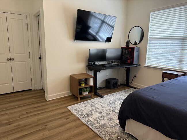 Building Photo - FANTASTIC LOCATION!! 2BR/2.5BA Townhouse in Historic Waverly area!