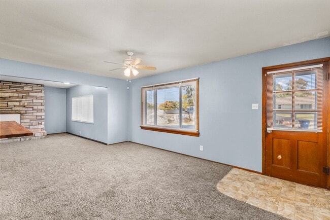Building Photo - Spacious St. Ann Home with Large Detached ...
