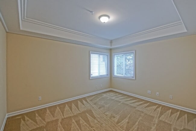 Building Photo - BEAUTIFUL, BRIGHT & AIRY 3BR2.5BA DETACHED TOWNHOME W/ LARGE 2-CAR GARAGE, WORKSHOP/BONUS ROOM, C...