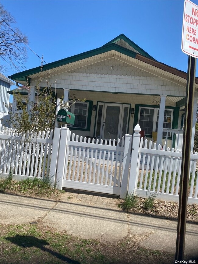 Primary Photo - 69 East St
