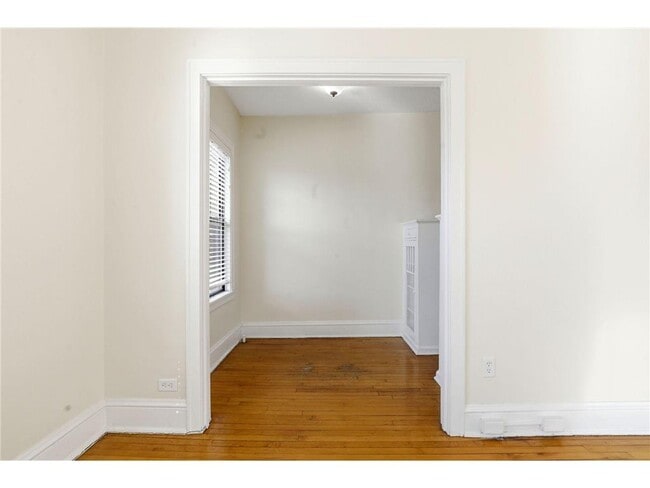 Building Photo - 220 E 19th St