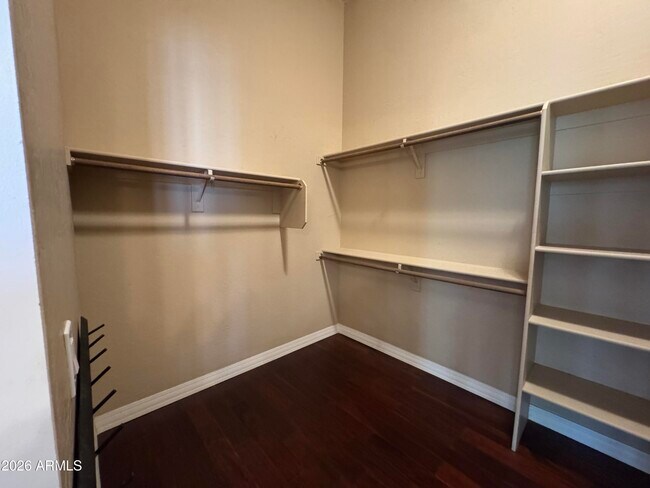 Building Photo - 3172 E Birchwood Pl