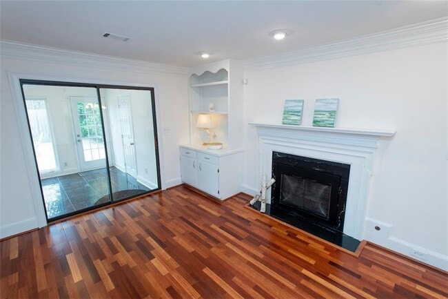 Building Photo - 470 Forestgate Ct