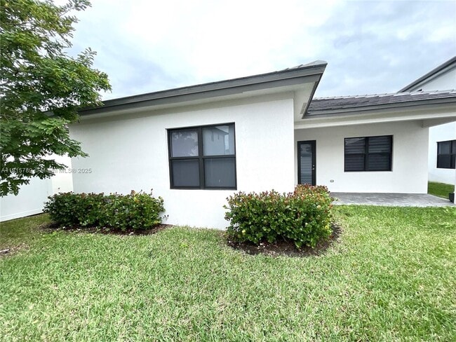 Building Photo - 4506 SW 174th Ave
