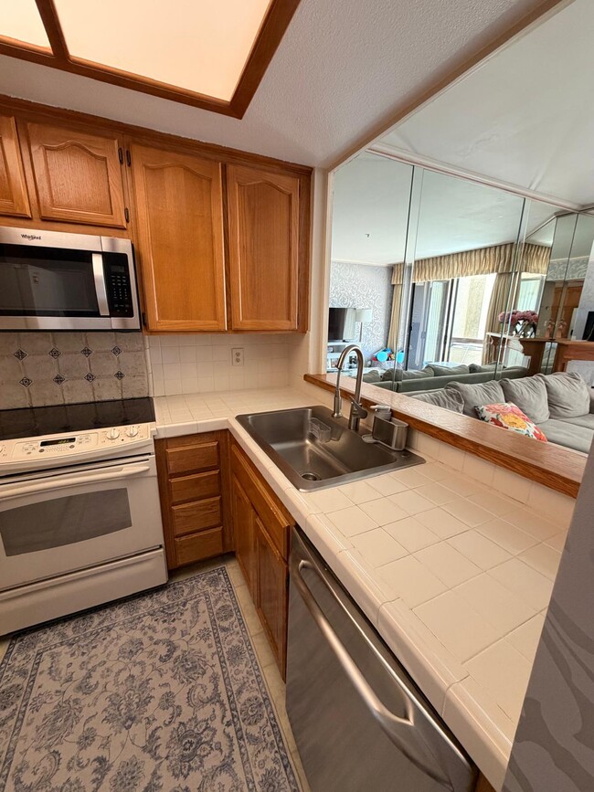 Building Photo - 5875 Friars Rd