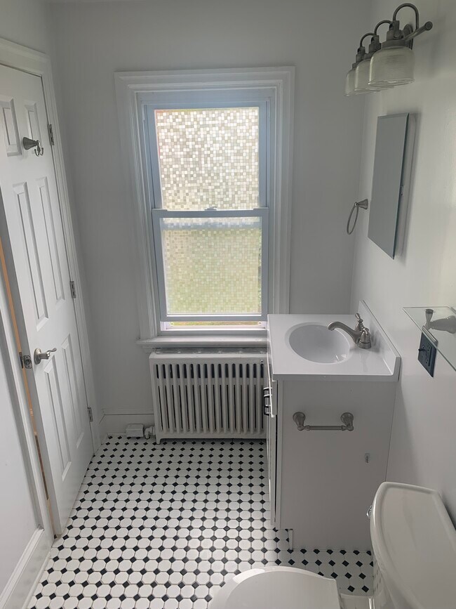 Building Photo - AG 210 Forward