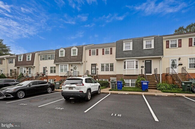 Building Photo - 1675 Ridgely Ct