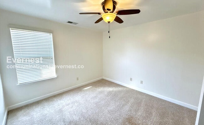 Building Photo - 281 Chapel Hill Trail