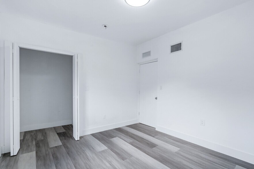 Building Photo - 2433 NW 97th St