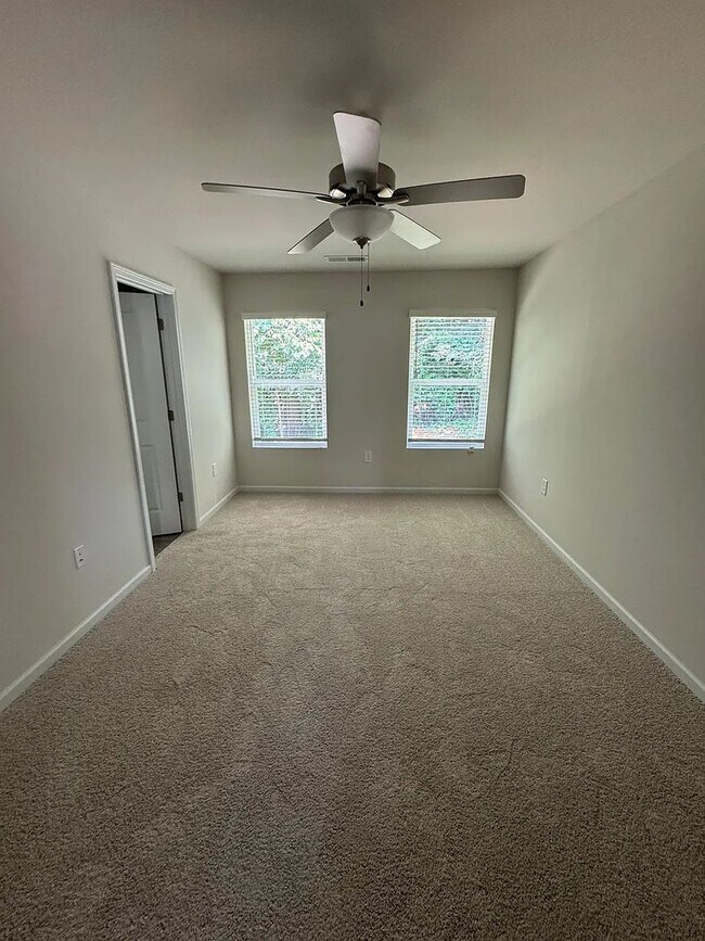 Building Photo - 4286 Notting Hill Dr SW