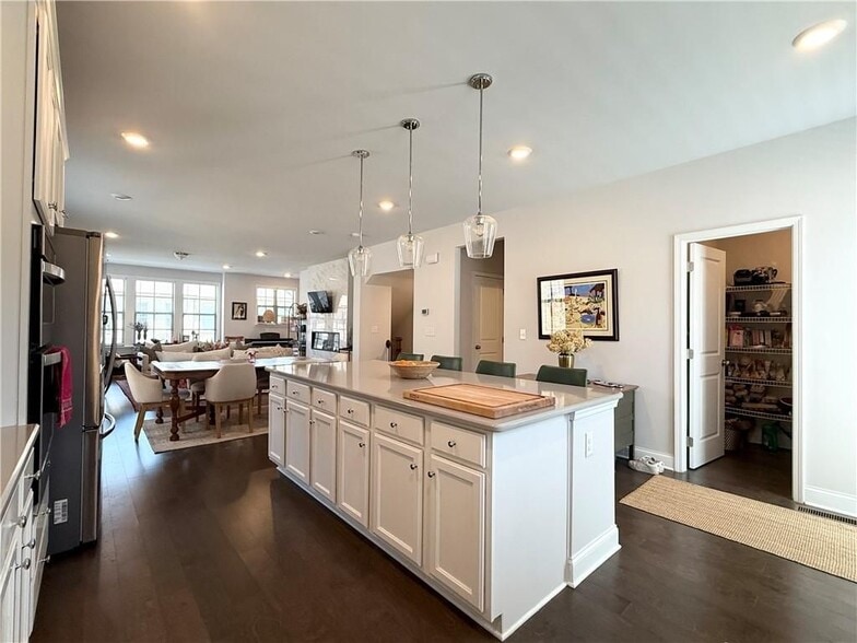 Building Photo - 2520 Great Silver Fir Aly