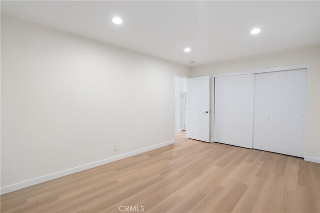 Building Photo - 2049 Tustin Ave