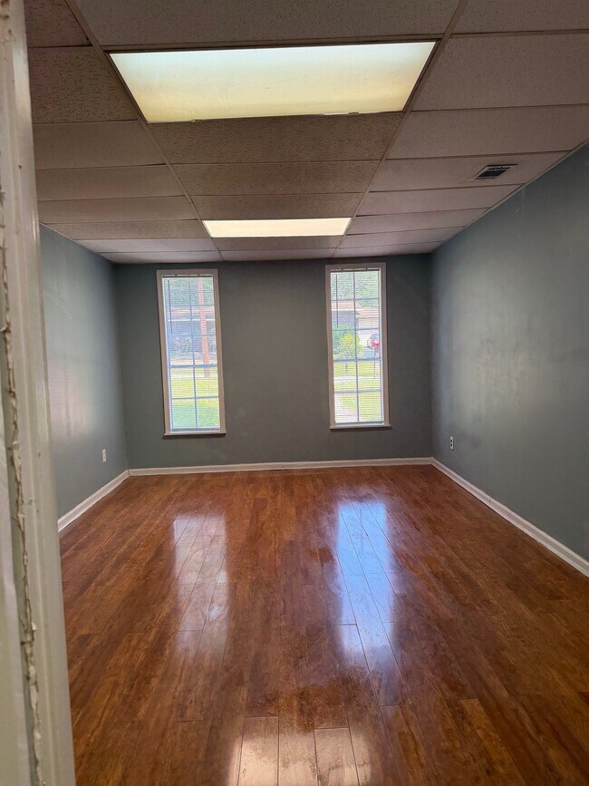 Building Photo - 6529 Sinclair Pl
