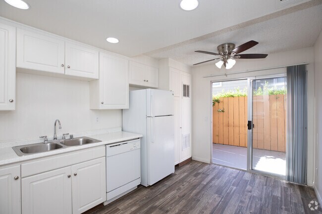 3BR, 2BA - 1,118SF - Shannonwoods Townhomes!