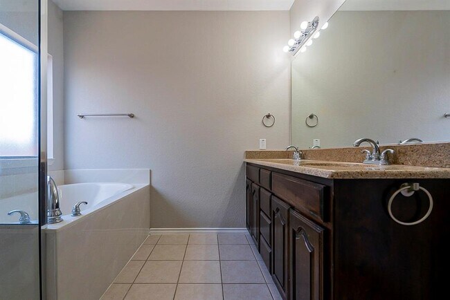 Building Photo - 2324 Spruce Springs Way