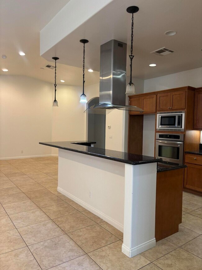 Building Photo - 53540 Avenida Rubio