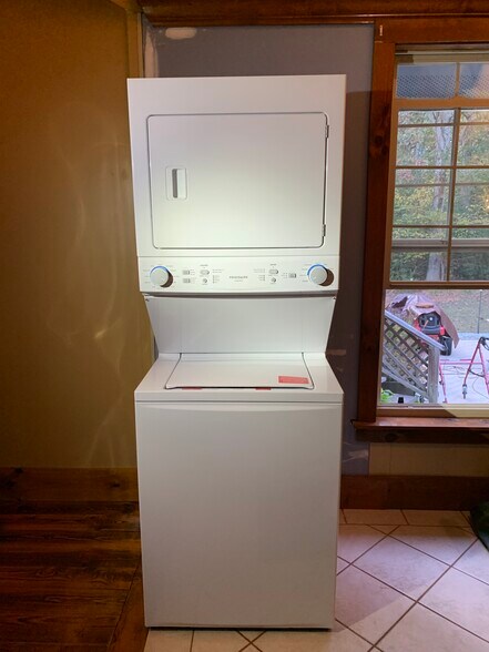 Laundry Center - 826 Jones Mill Rd