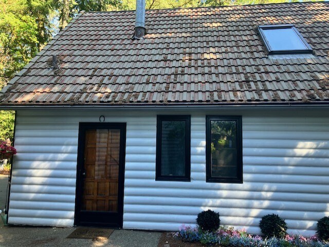 Building Photo - 5734 Garden Lane Northwest