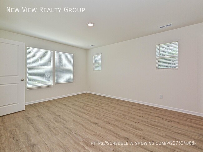 Building Photo - 1725 E Cloaninger Ave