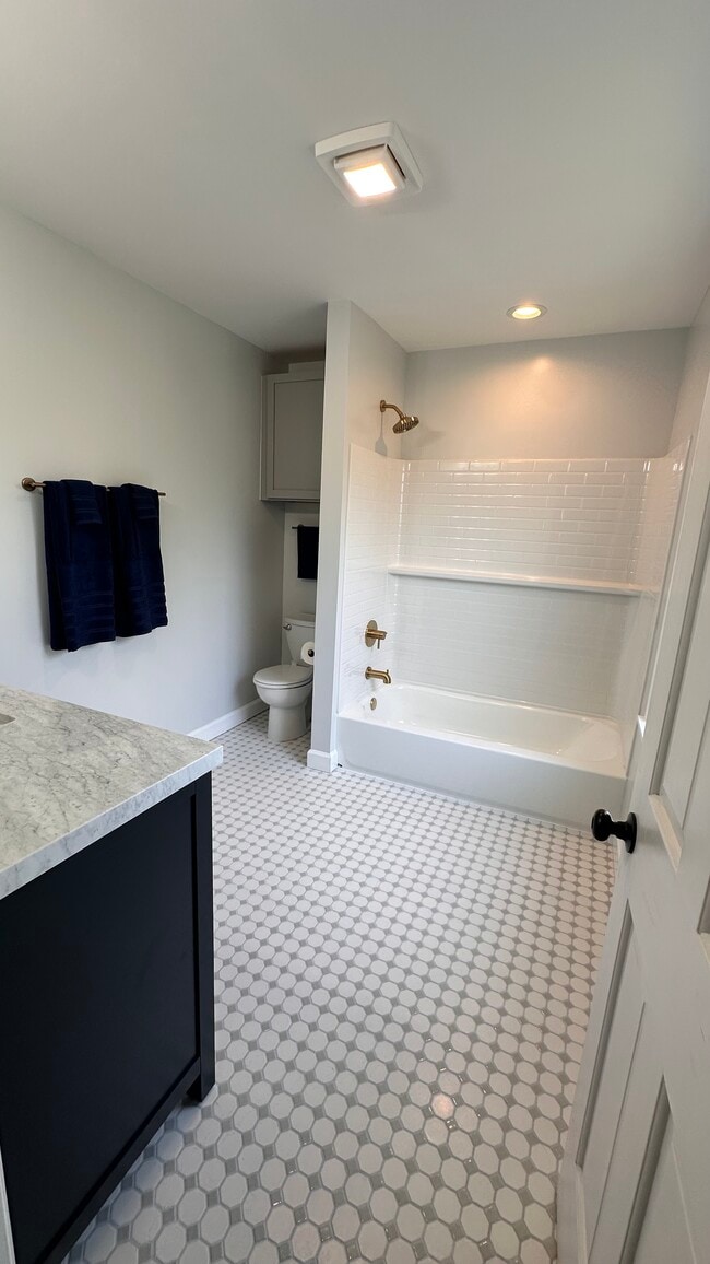 Building Photo - 6718 Deep Creek Dr