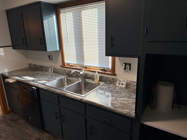 Building Photo - Gardiner Ave S. 223-225