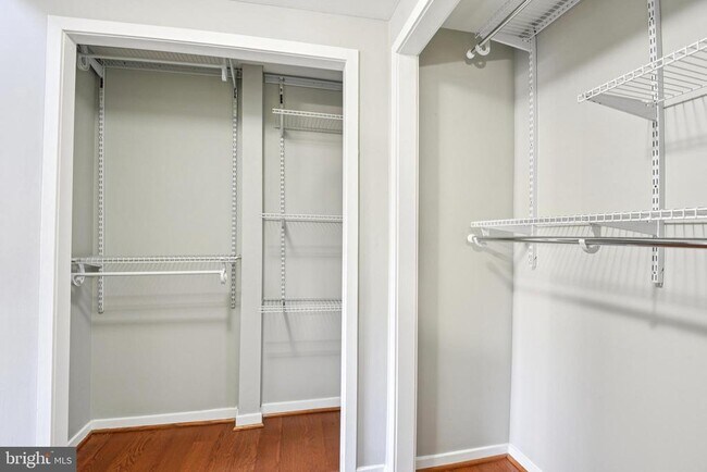 Building Photo - 9717 Hellingly Pl